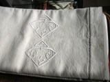 Petit drap en lin monogrammé