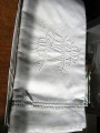 Drap en coton brodé monogrammé